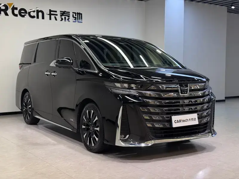 2023 Toyota Vellfire с пробегом 57 000 км