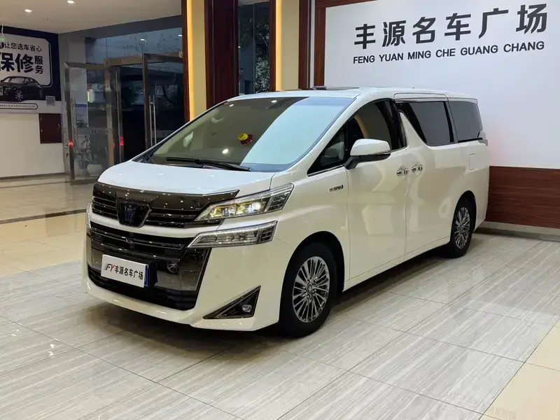 2023 Toyota Vellfire с пробегом 46 000 км