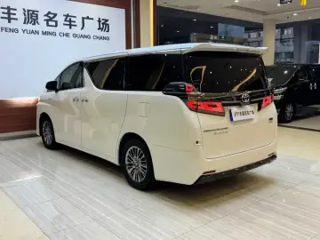 2023 Toyota Vellfire с пробегом 46 000 км