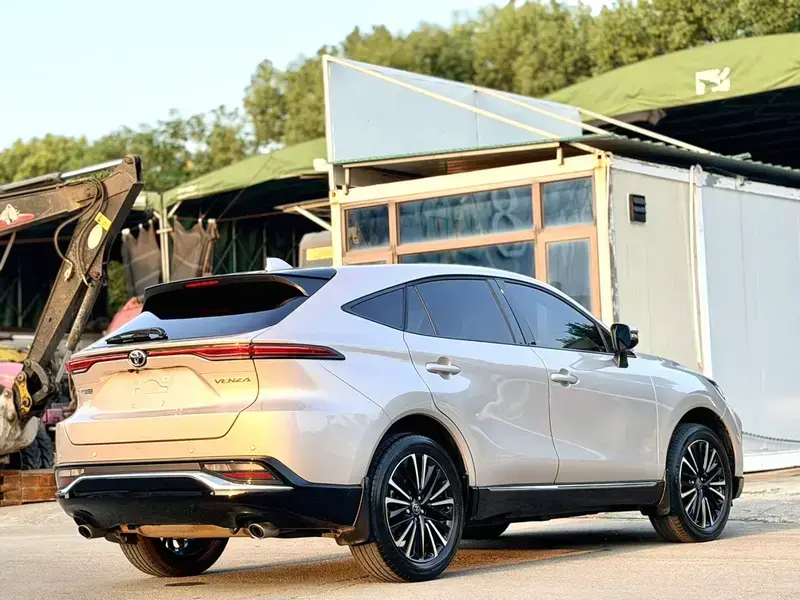 2023 Toyota Venza с пробегом 50 000 км