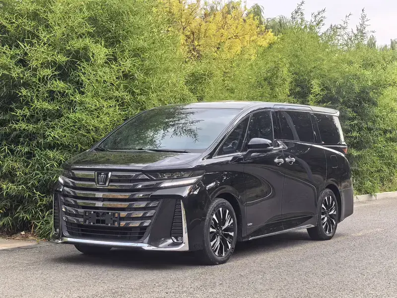 2023 Toyota Vellfire с пробегом 55 000 км