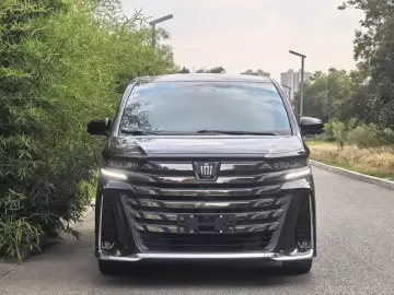 2023 Toyota Vellfire с пробегом 55 000 км