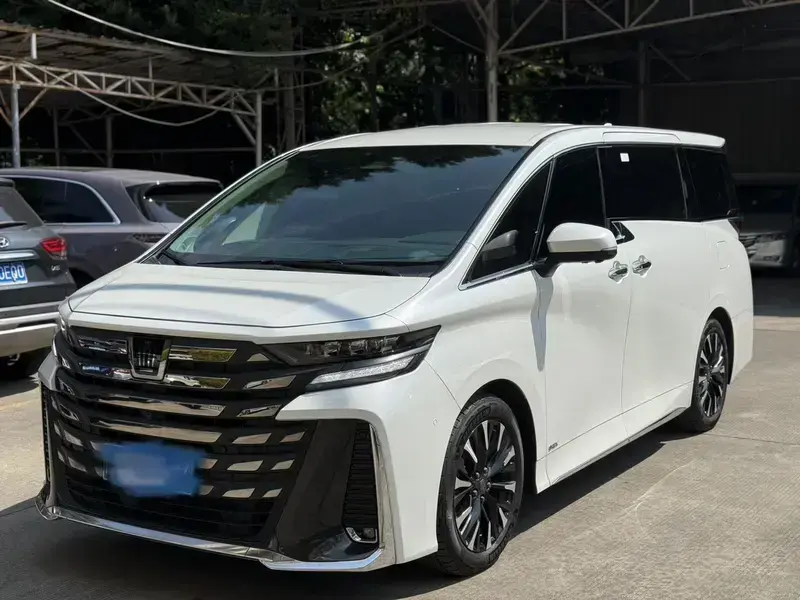 2023 Toyota Vellfire с пробегом 83 000 км