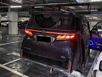 2023 Toyota Vellfire с пробегом 45 000 км