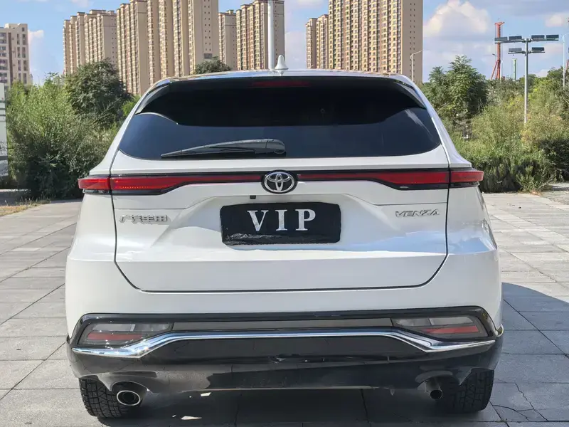 2023 Toyota Venza с пробегом 26 000 км
