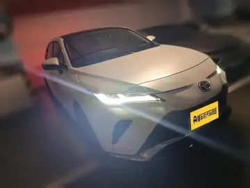 2022 Toyota Venza с пробегом 7 900 км