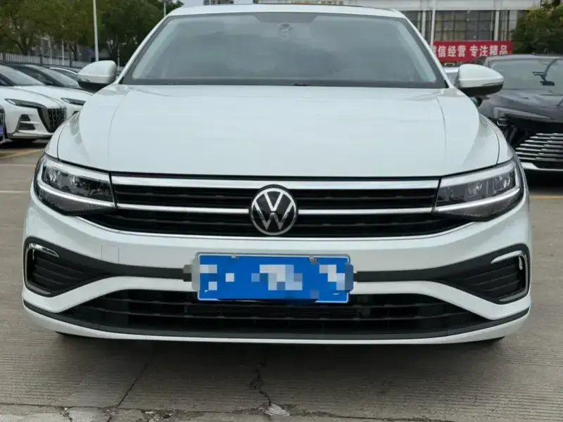 2025 Volkswagen Bora с пробегом 6 000 км
