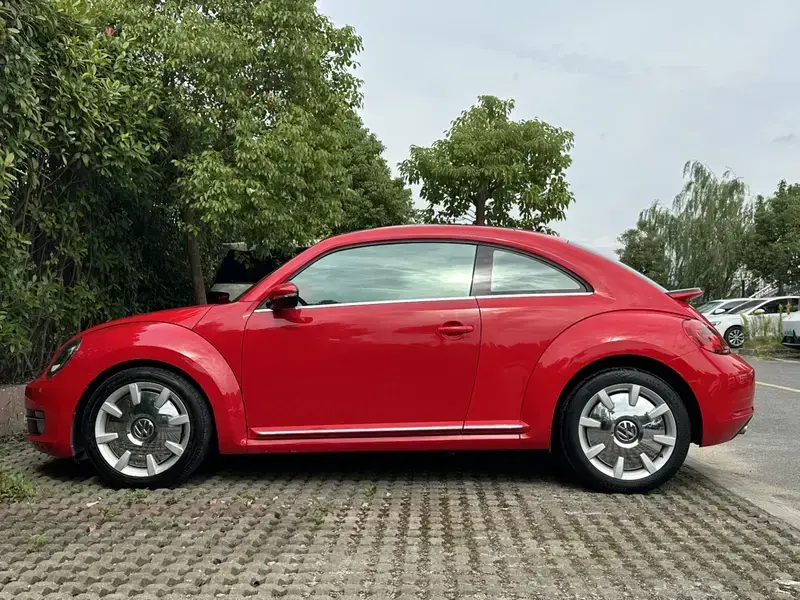 2015 Volkswagen Beetle с пробегом 77 000 км