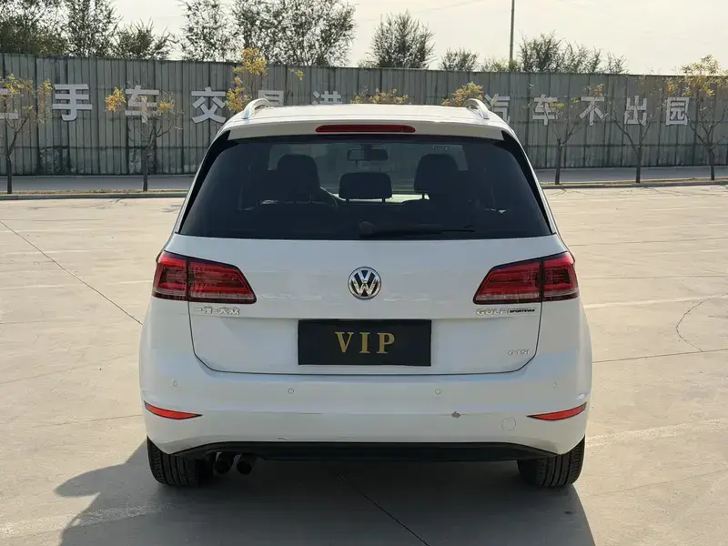 2018 Volkswagen Golf Sportsvan с пробегом 63 000 км