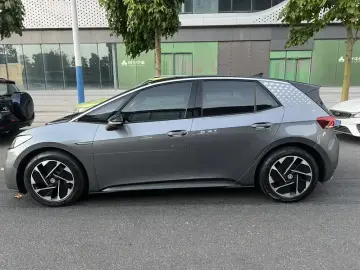 2022 Volkswagen ID.3 с пробегом 77 000 км