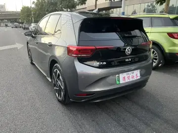 2022 Volkswagen ID.3 с пробегом 77 000 км