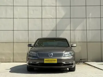 2012 Volkswagen Phaeton с пробегом 106 000 км