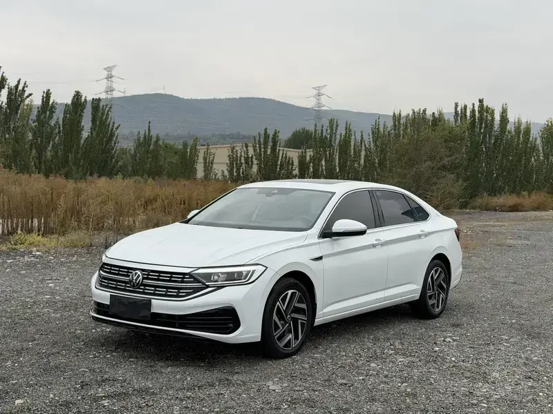 2025 Volkswagen Sagitar с пробегом 14 000 км