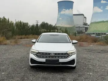 2025 Volkswagen Sagitar с пробегом 14 000 км