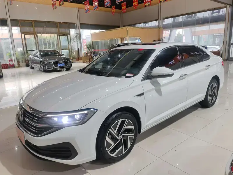 2025 Volkswagen Sagitar с пробегом 6 000 км