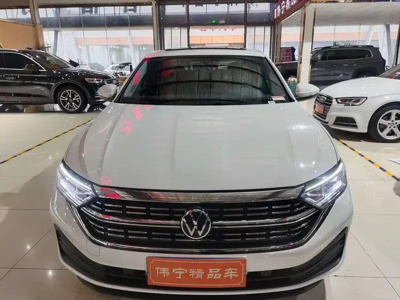 2025 Volkswagen Sagitar с пробегом 6 000 км