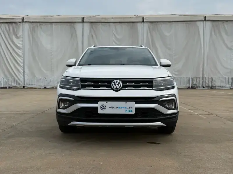 2020 Volkswagen T-Cross с пробегом 32 000 км