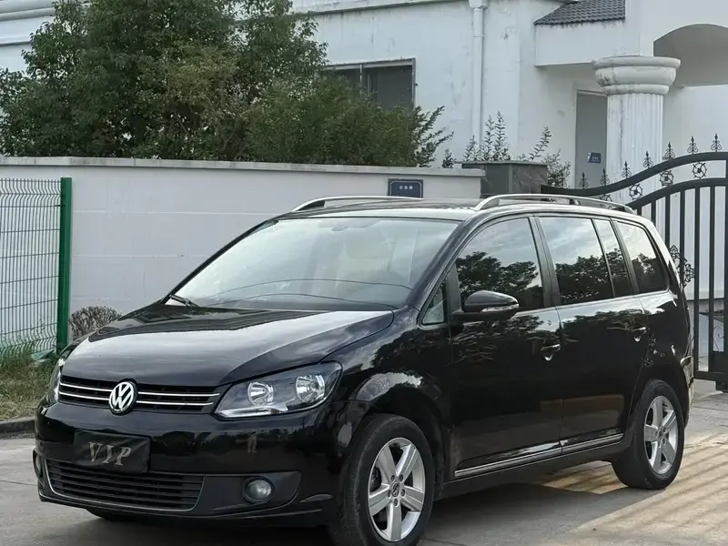 2015 Volkswagen Touran с пробегом 100 000 км