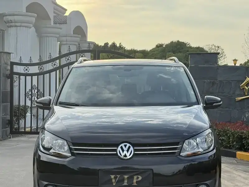 2015 Volkswagen Touran с пробегом 100 000 км