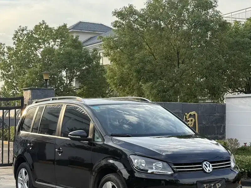2015 Volkswagen Touran с пробегом 100 000 км