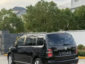 2015 Volkswagen Touran с пробегом 100 000 км
