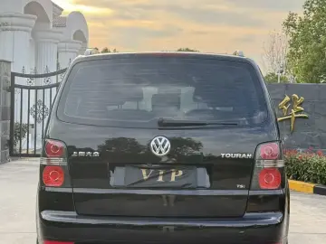 2015 Volkswagen Touran с пробегом 100 000 км