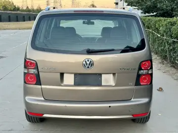 2015 Volkswagen Touran с пробегом 103 000 км