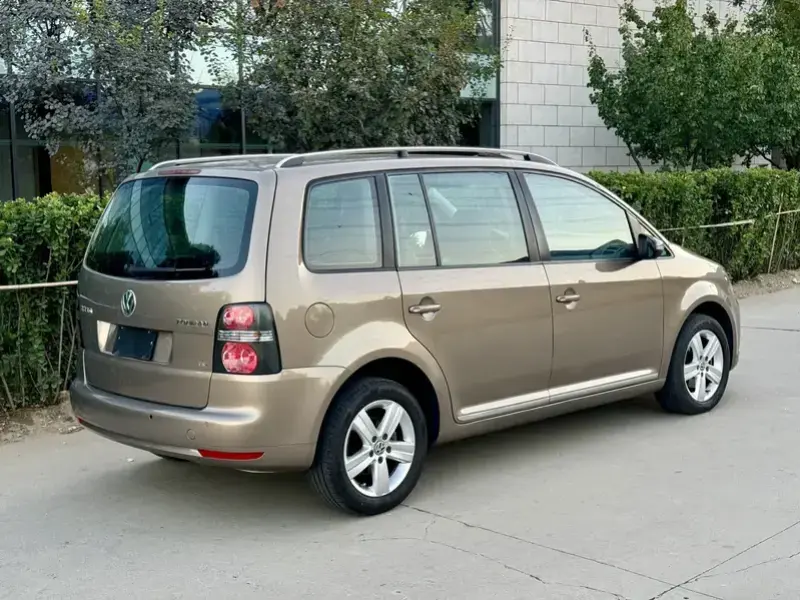 2015 Volkswagen Touran с пробегом 103 000 км
