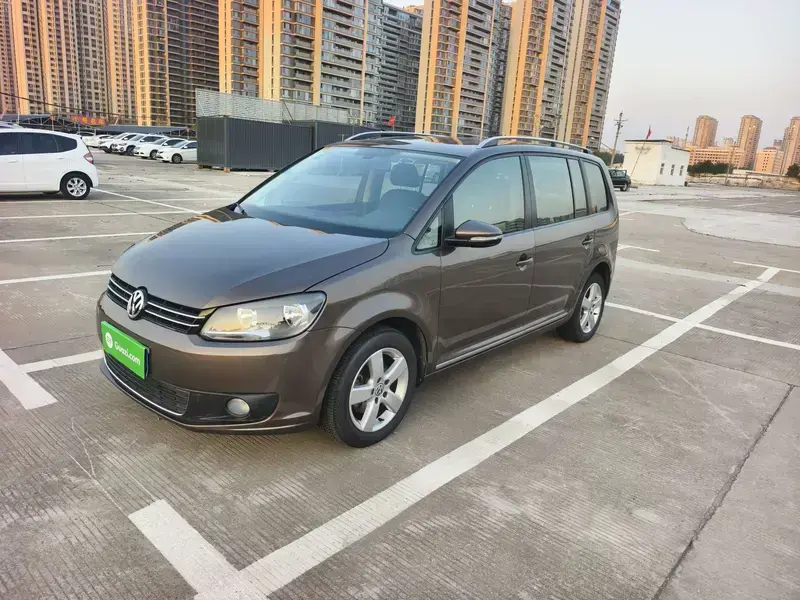 2015 Volkswagen Touran с пробегом 49 000 км