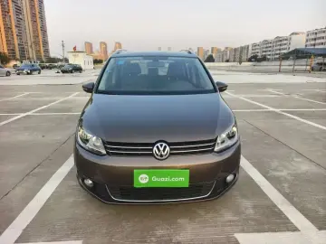 2015 Volkswagen Touran с пробегом 49 000 км