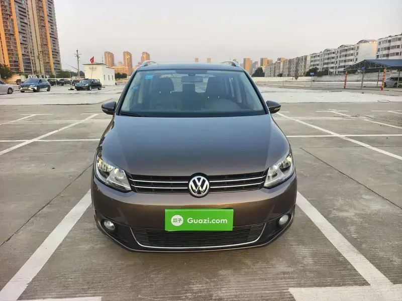 2015 Volkswagen Touran с пробегом 49 000 км