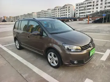 2015 Volkswagen Touran с пробегом 49 000 км