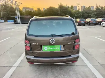 2015 Volkswagen Touran с пробегом 49 000 км