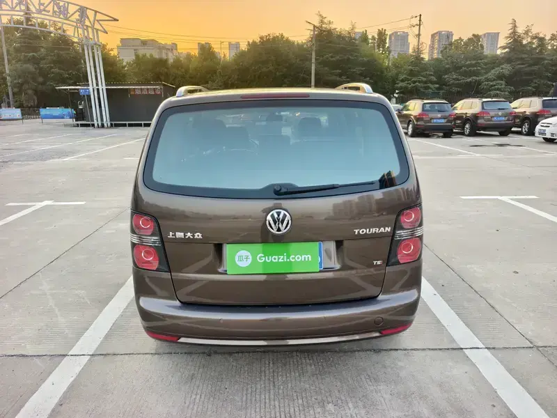 2015 Volkswagen Touran с пробегом 49 000 км