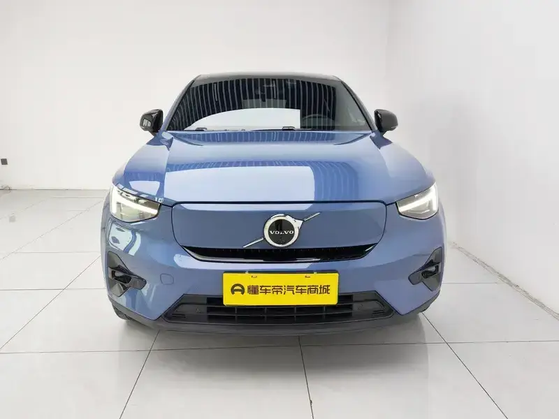 2022 Volvo C40 с пробегом 68 400 км