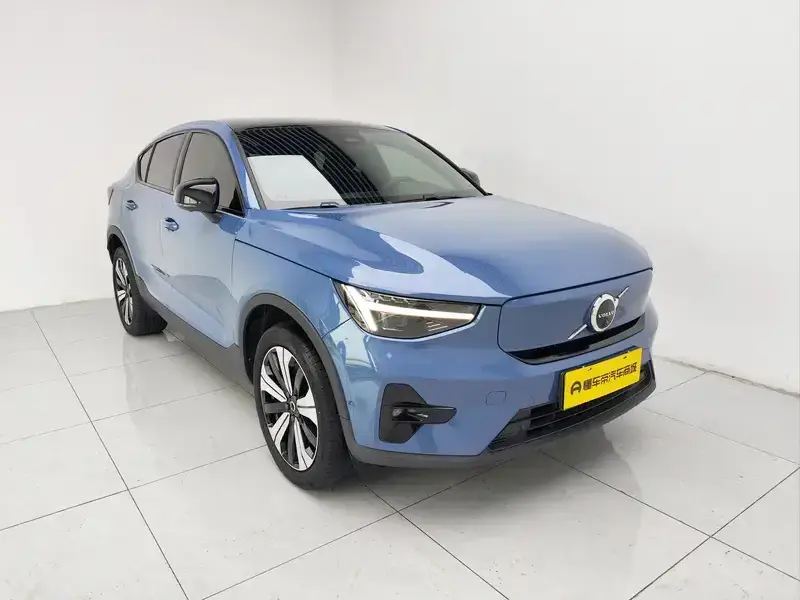 2022 Volvo C40 с пробегом 68 400 км