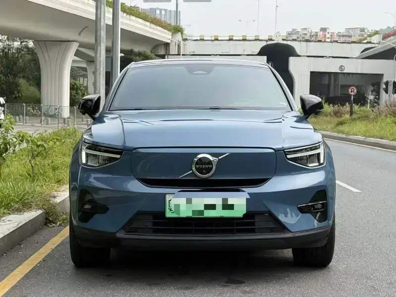 2023 Volvo C40 с пробегом 43 000 км