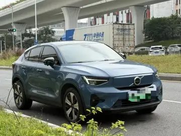 2023 Volvo C40 с пробегом 43 000 км