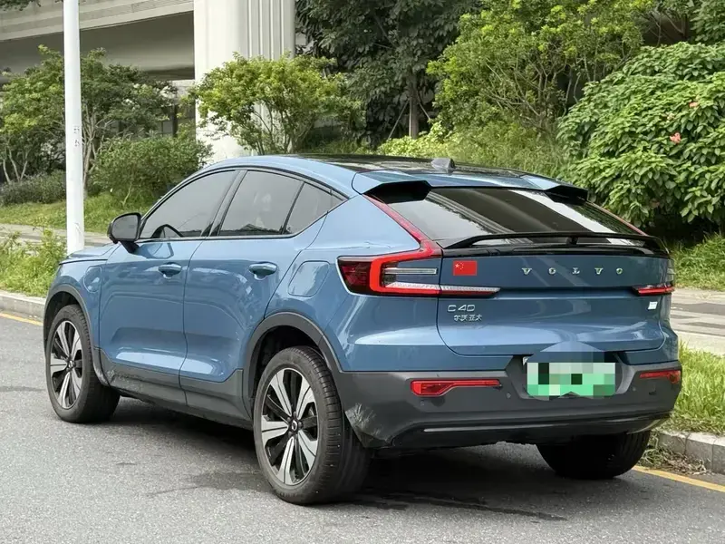 2023 Volvo C40 с пробегом 43 000 км