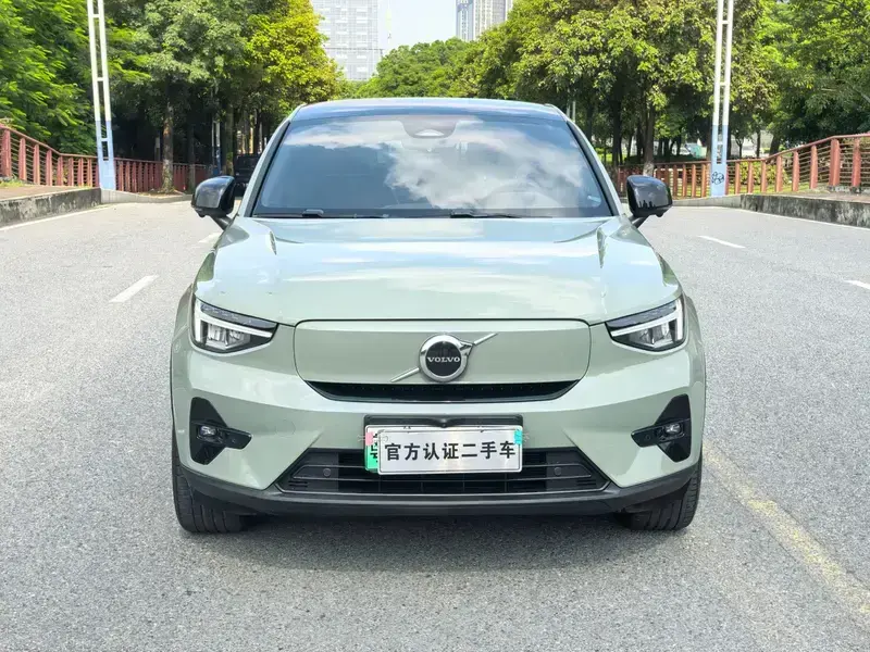 2024 Volvo C40 с пробегом 45 000 км
