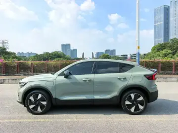 2024 Volvo C40 с пробегом 45 000 км