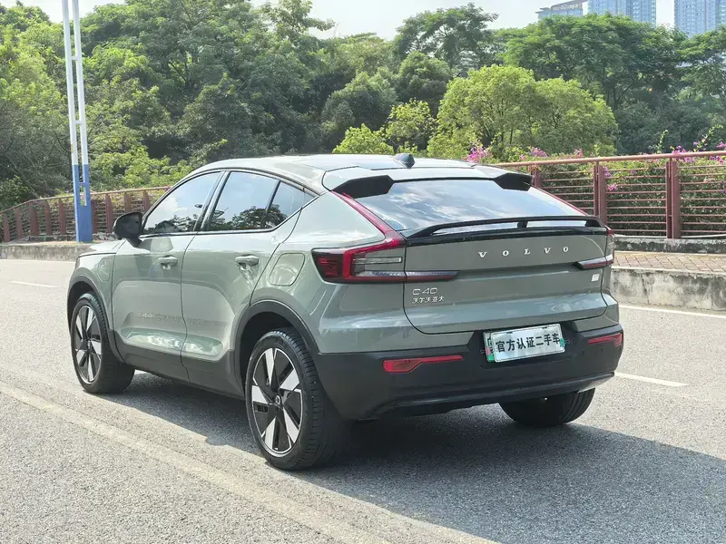2024 Volvo C40 с пробегом 45 000 км