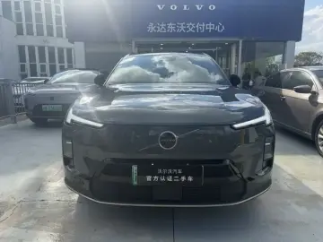 2026 Volvo XC70 с пробегом 300 км
