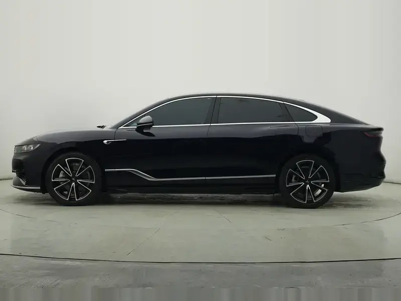 2024 Voyah Passion с пробегом 13 000 км