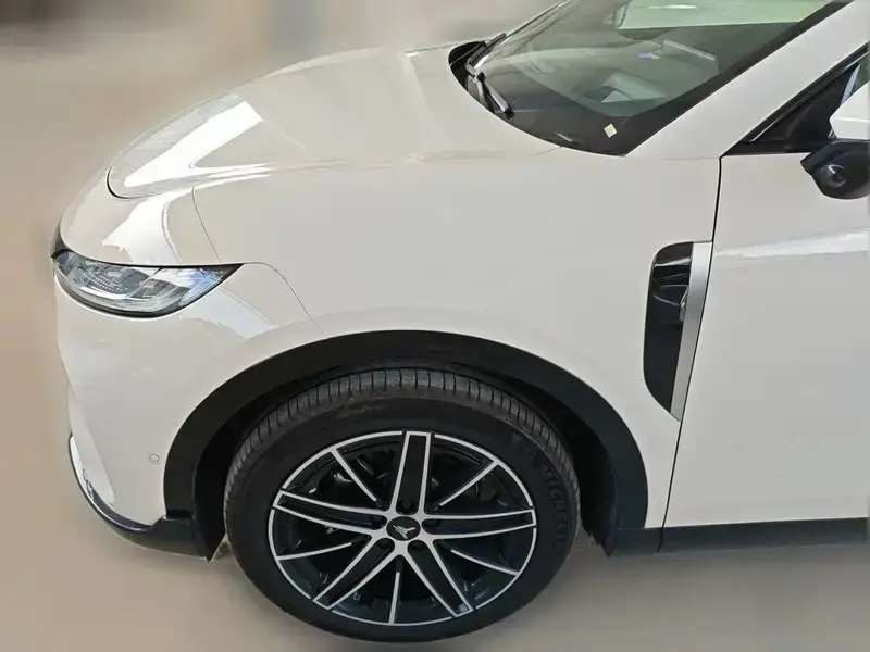 2025 Voyah Courage с пробегом 6 500 км