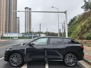 2025 Voyah Courage с пробегом 14 000 км