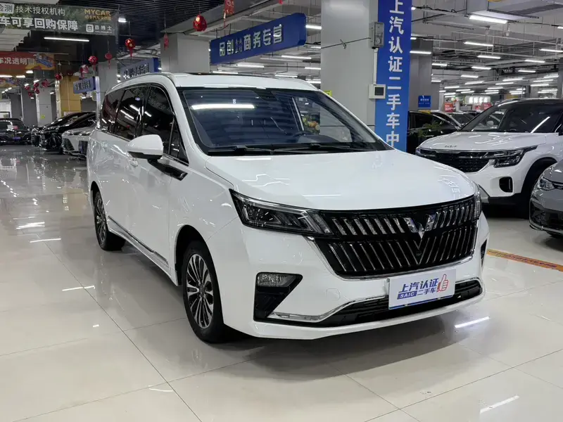 2022 Wuling Jiachen с пробегом 12 000 км