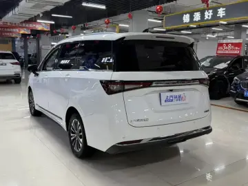 2022 Wuling Jiachen с пробегом 12 000 км
