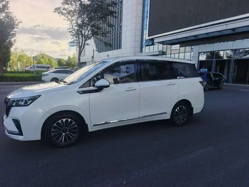 2022 Wuling Jiachen с пробегом 60 000 км