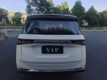 2022 Wuling Jiachen с пробегом 60 000 км